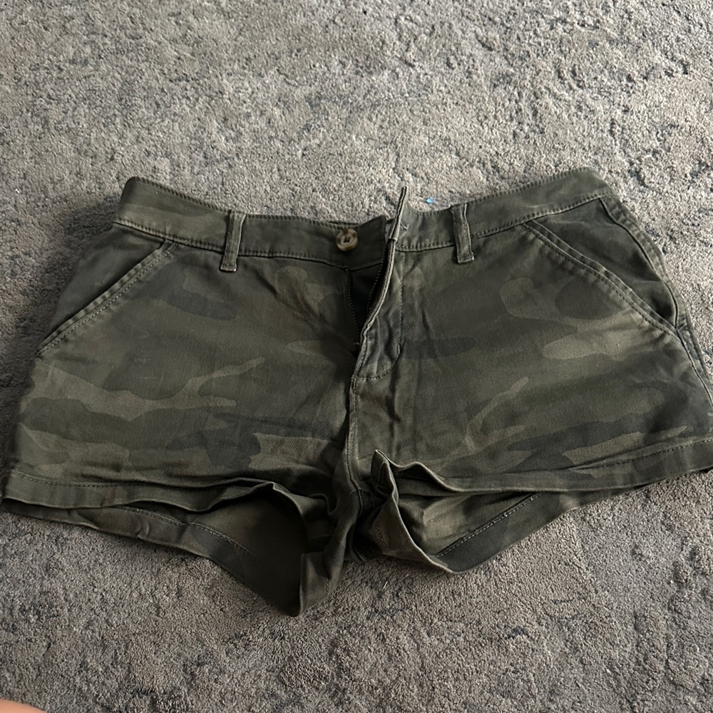 Abercrombie & Fitch Women's Green Camo Cargo Micro Shorts
